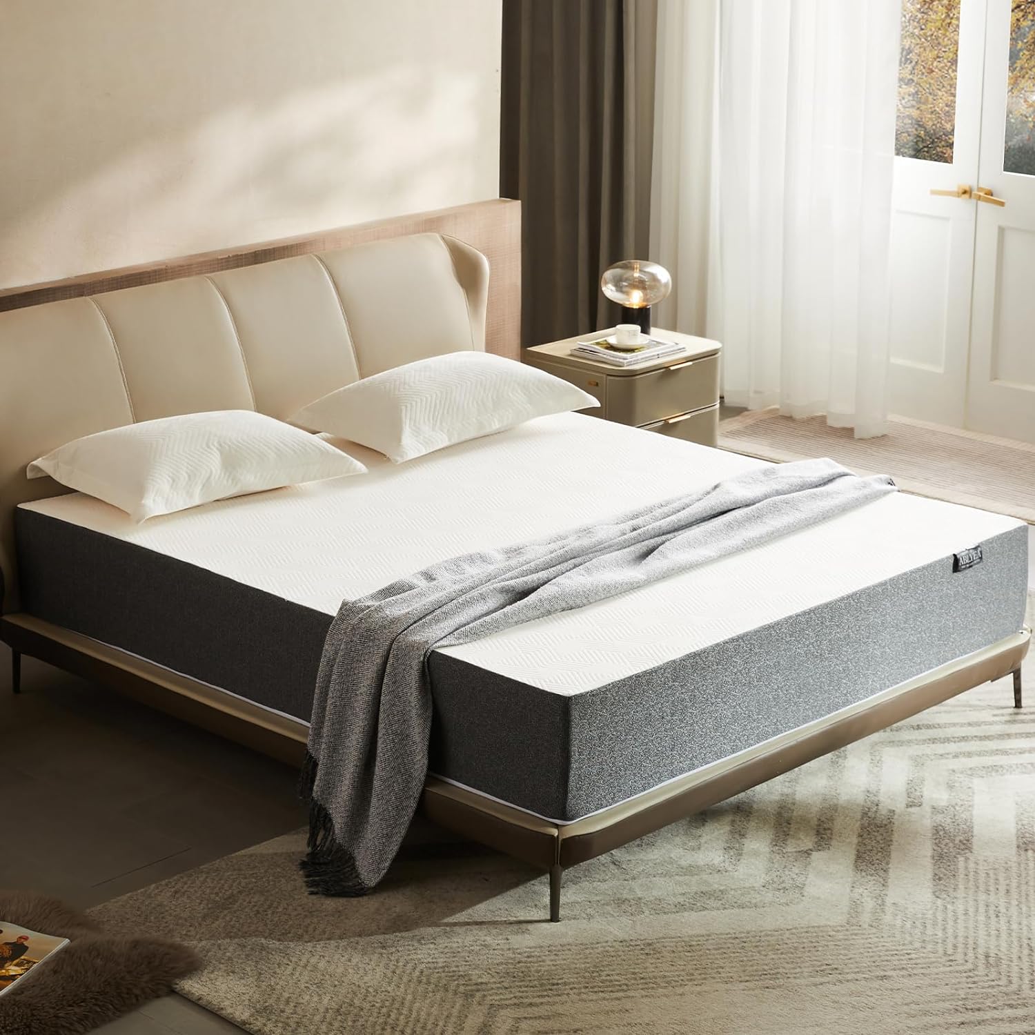 Matelas hybride Queen de 12 pouces dans une boîte avec mousse à mémoire de forme en gel